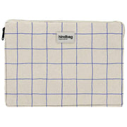 Hindbag Ava lille 13 tommer bærbar taske - Off White/Blue Check