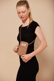 Hindbag Bill telefontaske - kanel