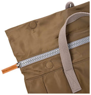Roka Canfield B Medium genbrugsnylon rygsæk - Army Green