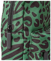 Roka Willesden Large Recycled Canvas Crossbody taske - Artiskokgrøn