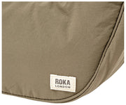 Roka Farringdon Taslon Crossbody Taske - Basil Beige