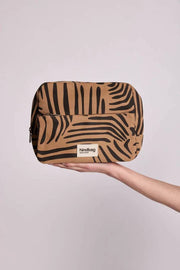 Hindbag Alix Extra Large Toilettaske - Cinnamon Zebra Brown