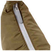 Roka Farringdon Taslon Crossbody-taske - Mossbrun