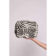 Hindbag Alix Extra Large Toilettaske - Ecru Zebra