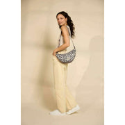 Bagtaske Andrea Half Moon Taske - Leopard Off White