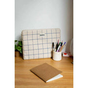 Hindbag Ava lille 13 tommer bærbar taske - Off White/Blue Check