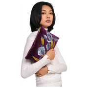 Powder Brodered Velvet Iris Zip Pouch - Lilla