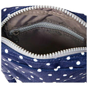 Roka Bond genbrugslærred Crossbody taske - Navy Polka Dot