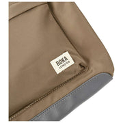 Roka Kennington B Medium genanvendt nylon crossbody taske - Army Brown