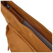 Roka Kennington B Medium genanvendt nylon Crossbody-taske - Biscuit Brun