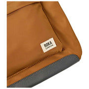 Roka Kennington B Medium genanvendt nylon Crossbody-taske - Biscuit Brun